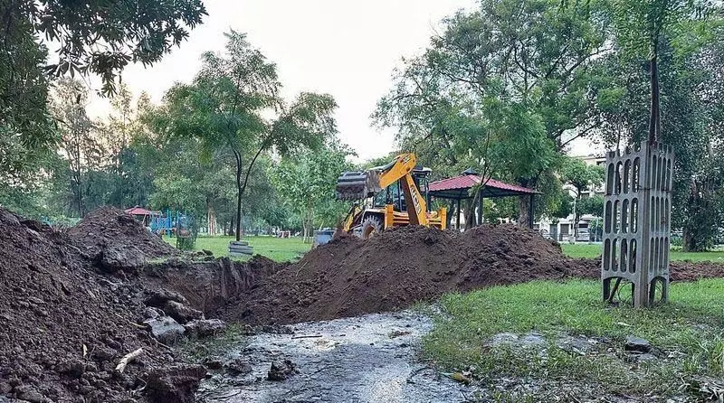Chandigarh: पार्क में मोबाइल टावर लगाने का निवासियों ने किया विरोध