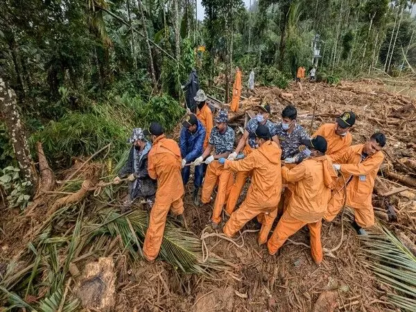 Wayanad भूस्खलन: बचाव और राहत कार्यों के लिए 78 नौसेना कर्मियों को तैनात किया गया