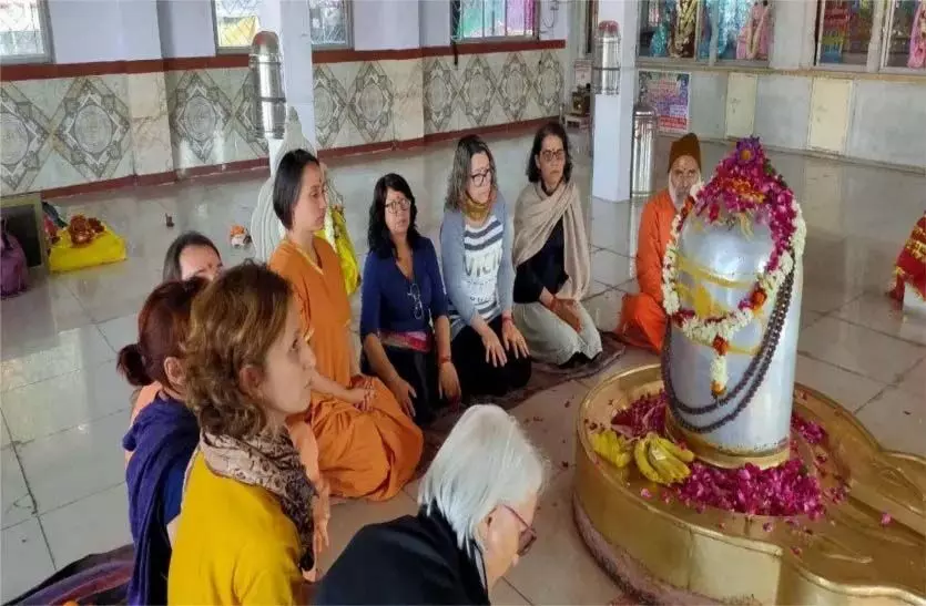 Pardeshwar Mahadev Temple :  यह देश का एकमात्र मंदिर है जिसमें सबसे भारी शिव लिंग