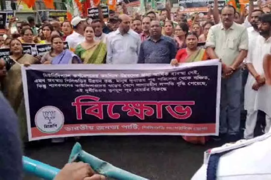 Siliguri नगर निगम के डिप्टी मेयर रंजन सरकार पर भाजपा ने भ्रष्टाचार का आरोप लगाया