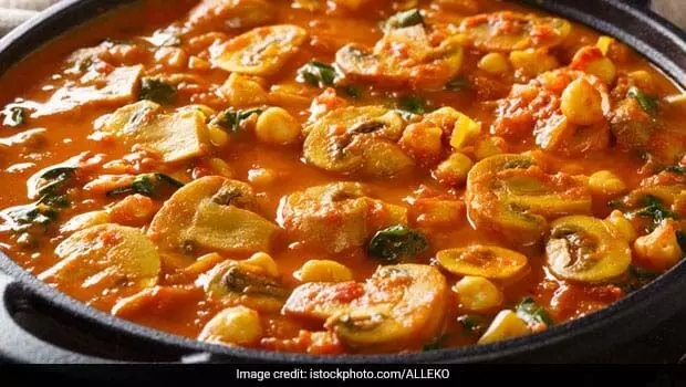 Recipe: घर में बनाएं स्वादिष्ट मशरूम करी, जाने रेसिपी