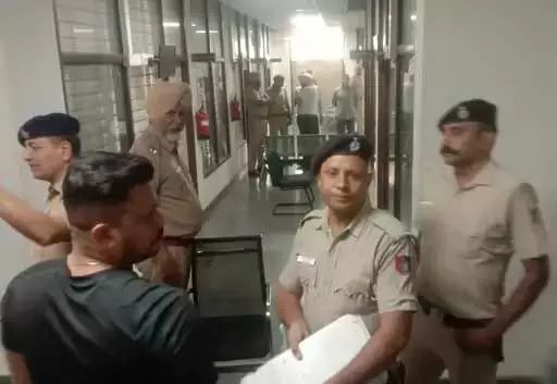 हत्या का VIDEO, पूर्व AIG ससुर ने IRS दामाद को कोर्ट में उतारा मौत के घाट