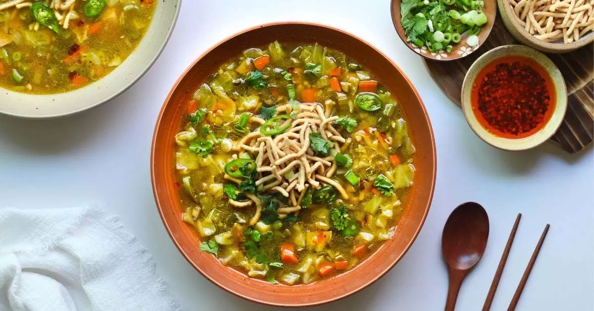 Recipe: मेहमानों के लिए बनाये मनचाऊ सूप, नहीं भूलेंगे कभी स्वाद