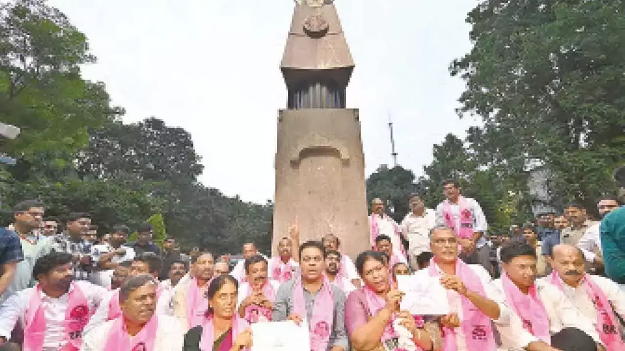 BRS ने कांग्रेस के नौकरी कैलेंडर को फर्जी बताया