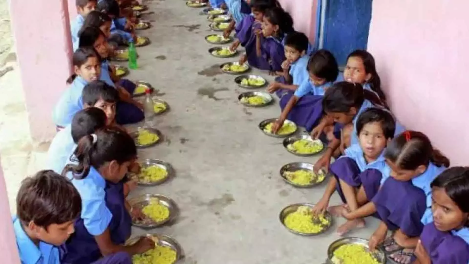 स्कूल का खाना खाने से Nandyal के छात्र बीमार