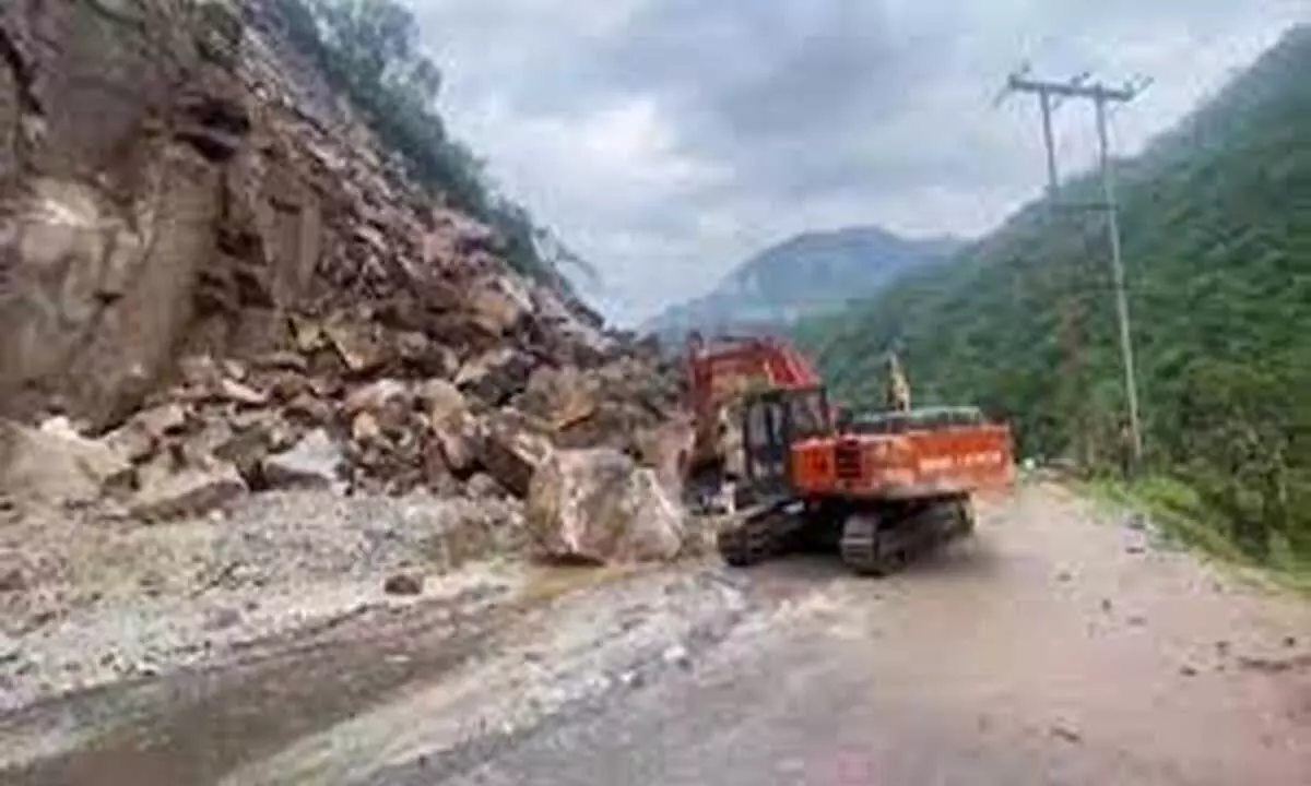 Himachal Pradesh में 114 सड़कें बंद, 7 अगस्त तक भारी बारिश का अनुमान