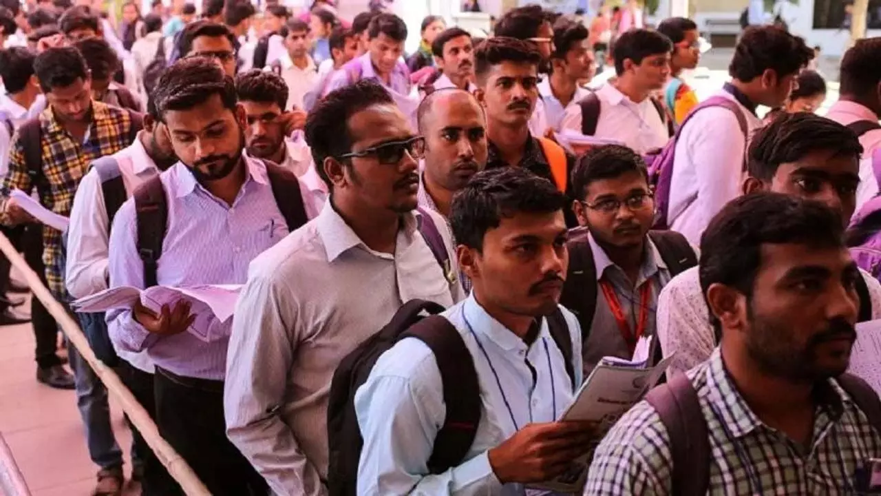India के युवाओं की दुनिया में रोजगार के लिए मांग