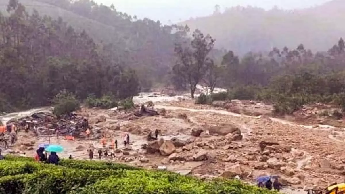Wayanad landslide: वाम विधायक CMDRF को देंगे करीब 50 लाख रुपये