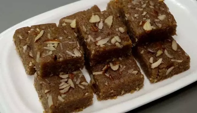 Recipe: व्रत में बनाये सिंघाड़े की बर्फी, जाने रेसिपी