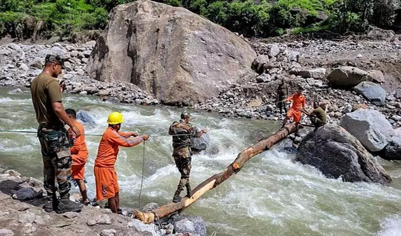 Wayanad में 300 से अधिक लोगों की मौत, उत्तराखंड में 15 की मौत; हिमाचल में 47 लोग लापता