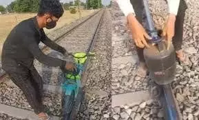 Uttar Pradesh: रेलवे ट्रैक पर खतरनाक स्टंट करने वाला यूट्यूबर गिरफ्तार