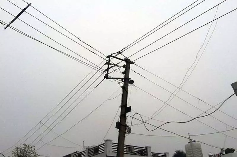 Haryana : बिजली आपूर्ति में व्यवधान, शिकायतें बढ़ीं, बिजली की कमी महसूस कर रहा फबाद