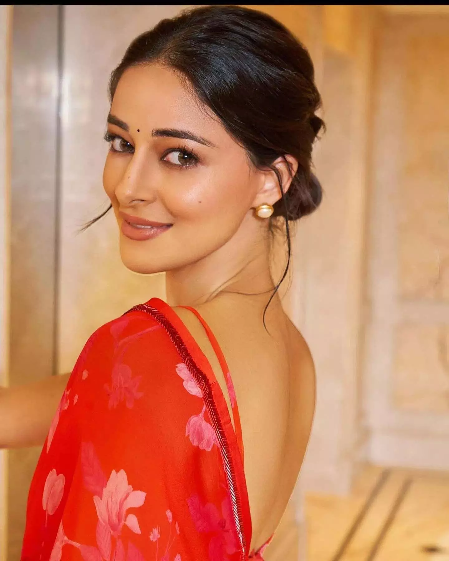 Ananya Panday  ने बॉडीसूट में एक प्यारी सी तस्वीर शेयर की