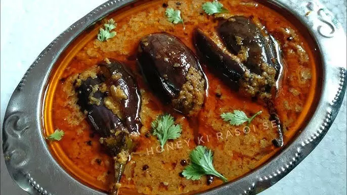 Recipe: मिनटों में तैयार करे हैदराबादी बघारे बैंगन, जाने रेसिपी