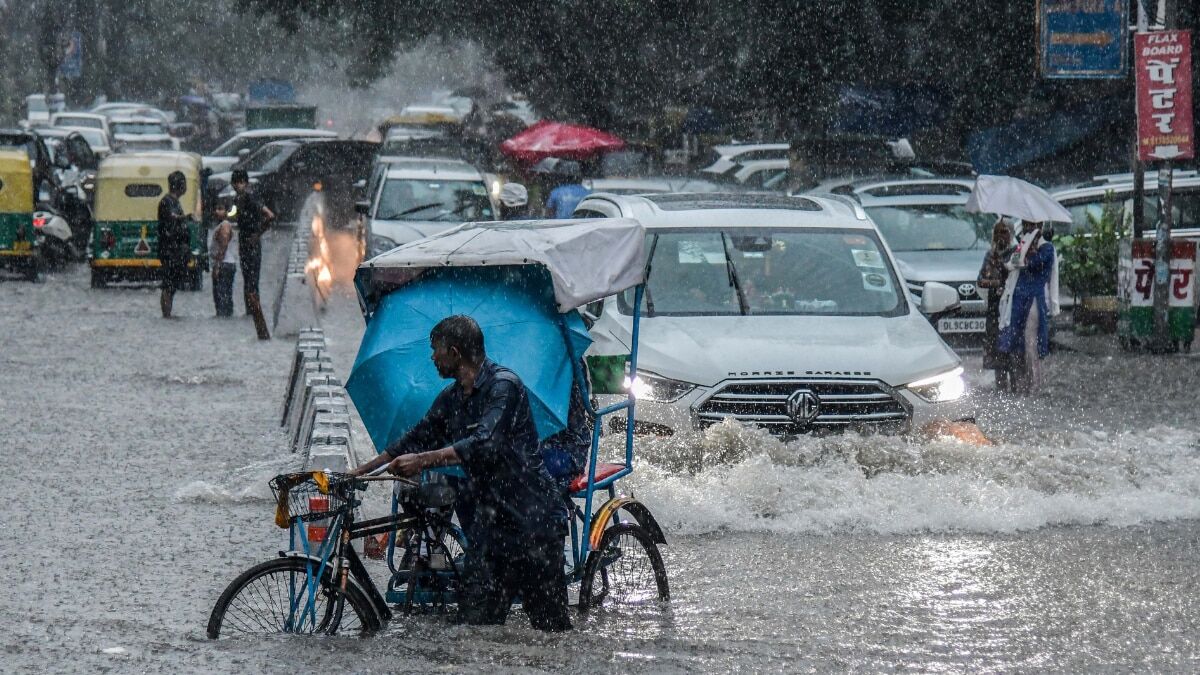 Weather: जम्मू-कश्मीर में आज और कल भारी बारिश की चेतावनी