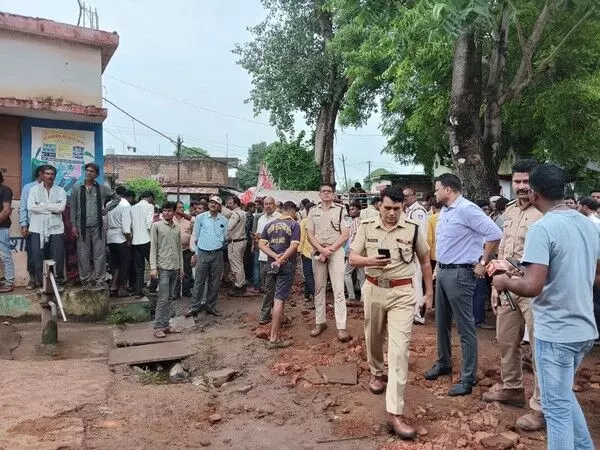 Sagar में दीवार गिरने से नौ बच्चों की मौत, दो घायल