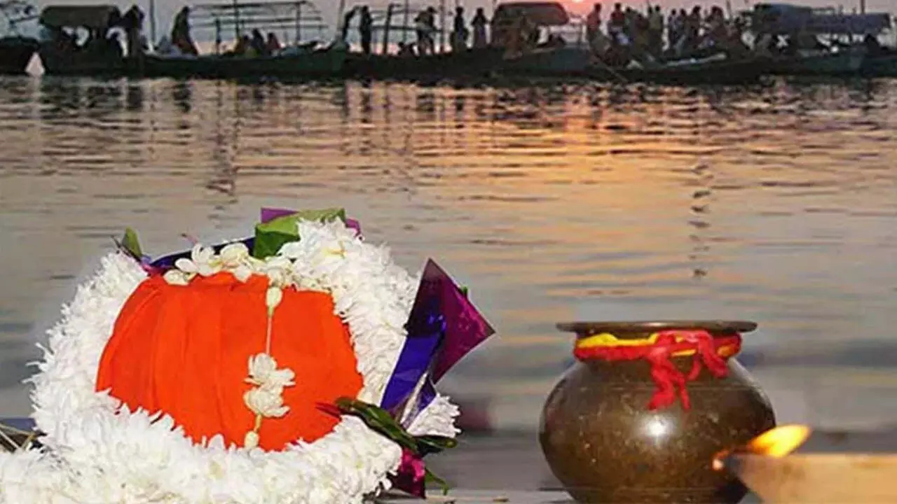 Asthi Visarjan: दाह संस्कार के बाद राख क्यों एकत्र की जाती