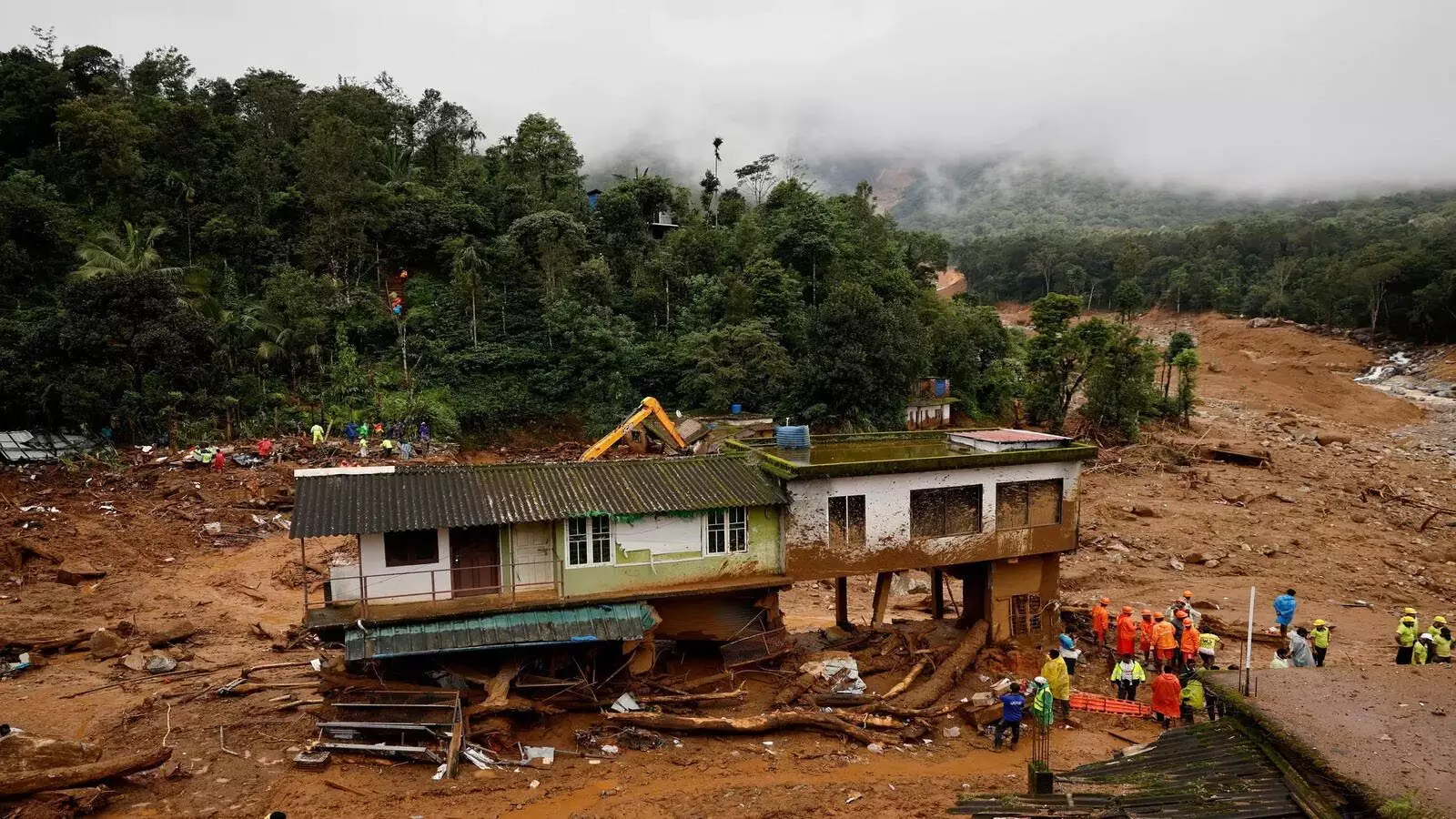 Kerala के मुख्यमंत्री ने वायनाड त्रासदी से विस्थापित लोगों के पुनर्वास के लिए सुरक्षित