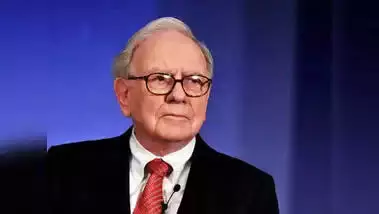 Warren Buffetts कंपनी ने एप्पल में अपनी हिस्सेदारी 50 फीसदी कम कर दी