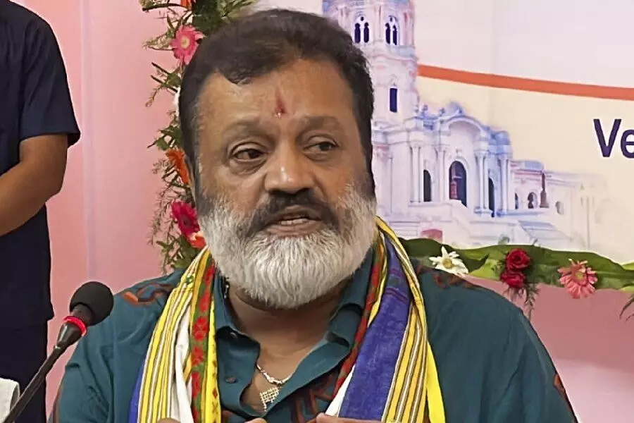 KERALA : सुरेश गोपी ने चूरलमाला का दौरा किया