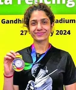 Shreya ने खेलो इंडिया फेंसिंग लीग में कांस्य पदक जीता