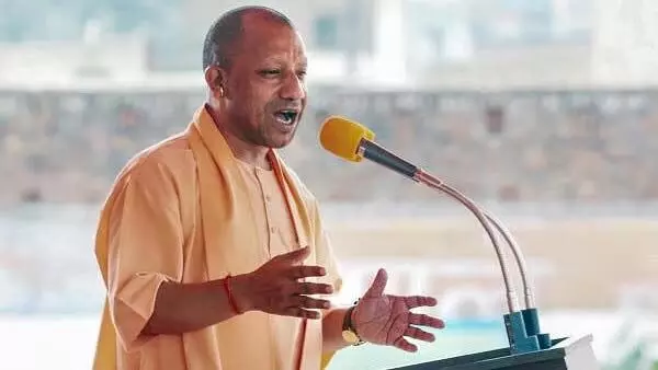 CM Yogi: राज्य सरकार सभी की समस्याओं के समाधान के लिए प्रतिबद्ध