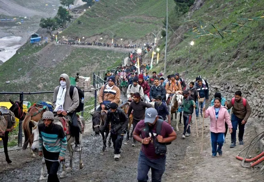 Amarnath के लिए तीर्थयात्रियों का एक और जत्था रवाना