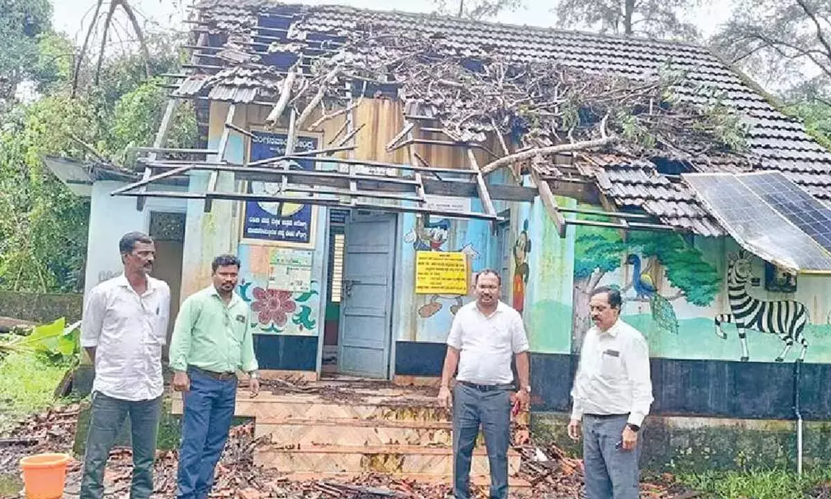 Mangaluru विधायक ने 300 करोड़ के राहत पैकेज की मांग की