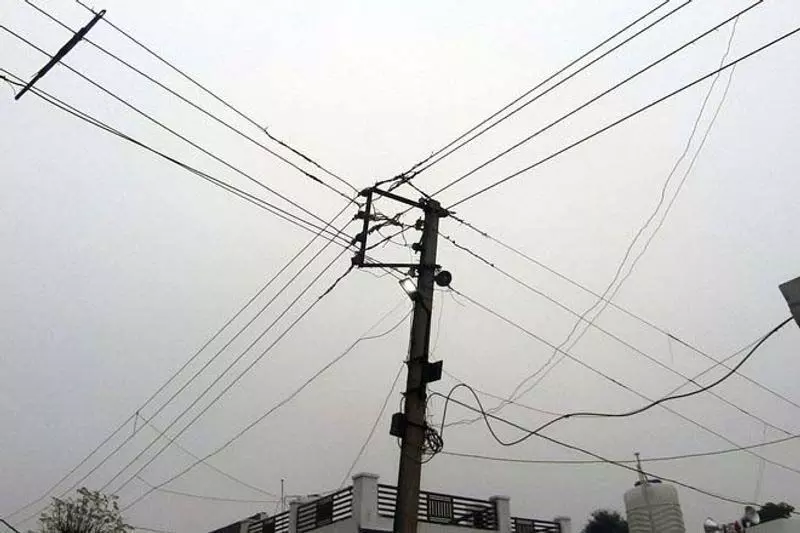 Powercom official: अधिक खपत के कारण बिजली कटौती हो रही