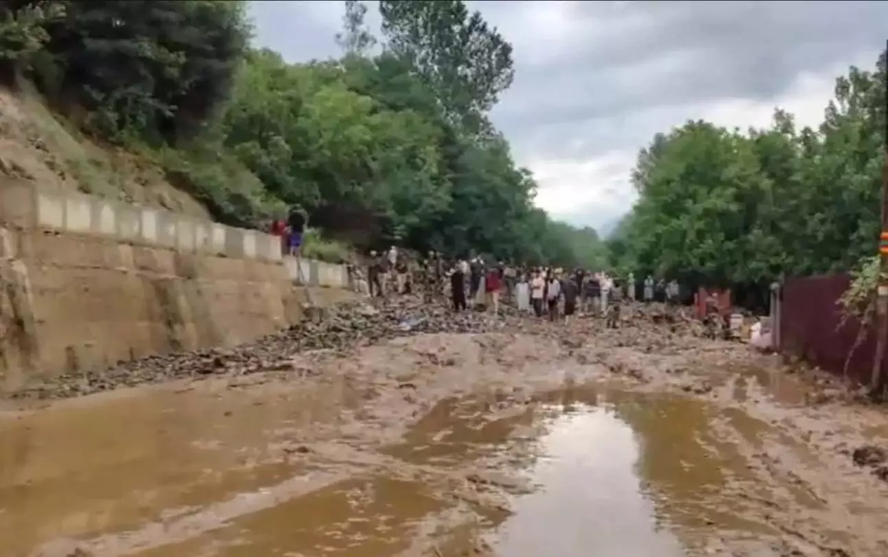 Srinagar-लेह राजमार्ग पर यातायात आंशिक रूप से बहाल, बहाली का काम जारी