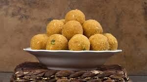 Delicious laddu, सिर्फ 5 मिनट में हो जाते हैं तैयार