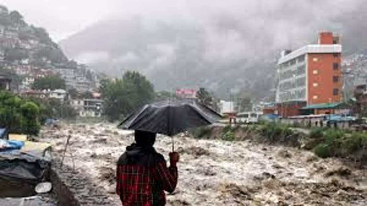 CM : हिमाचल प्रदेश में बाढ़ और बादल फटने से 700 करोड़ रुपये का नुकसान