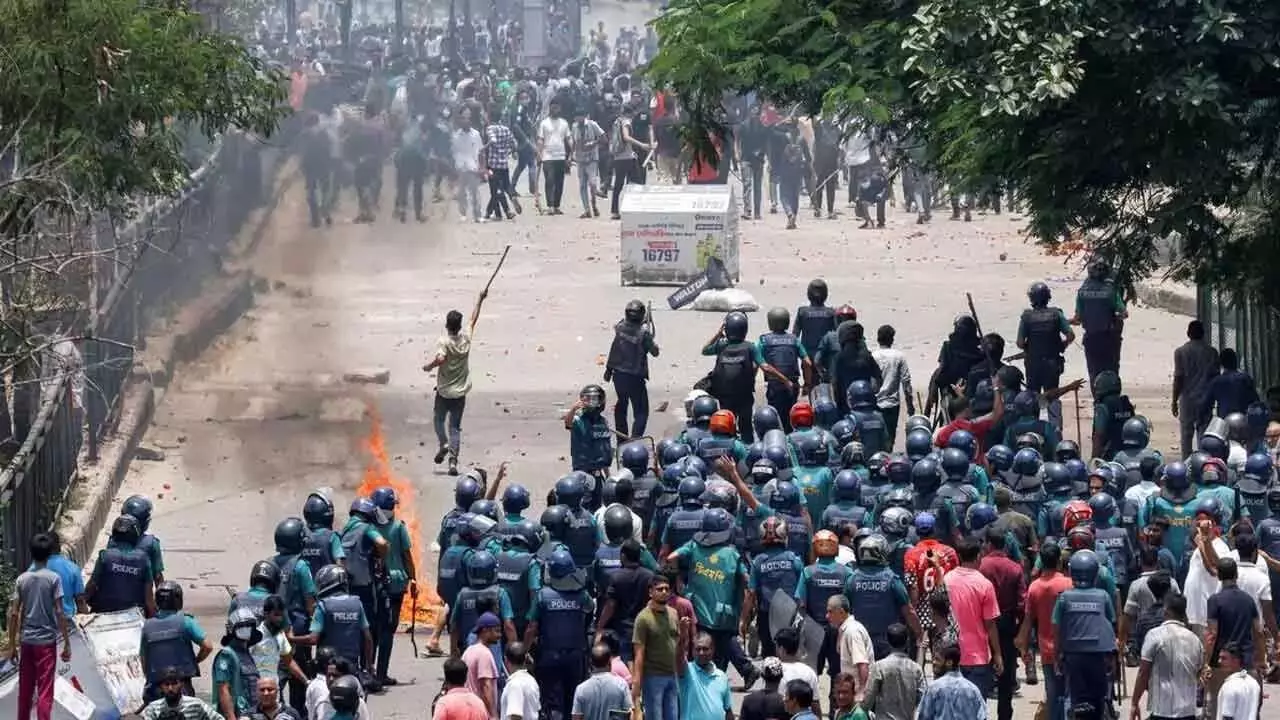 Bangladesh में सरकार विरोधी झड़पों में 33 लोग मारे गए