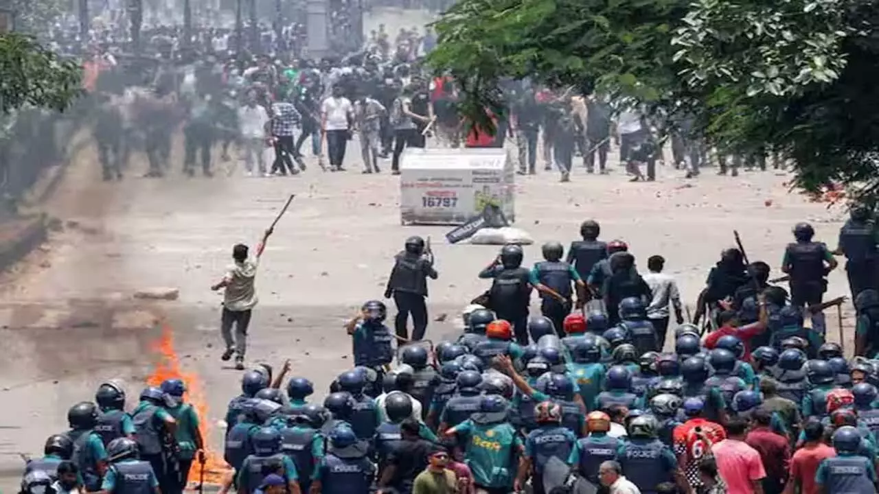 Bangladesh विरोध प्रदर्शन और अवामी लीग समर्थकों के बीच झड़प में 91 की मौत