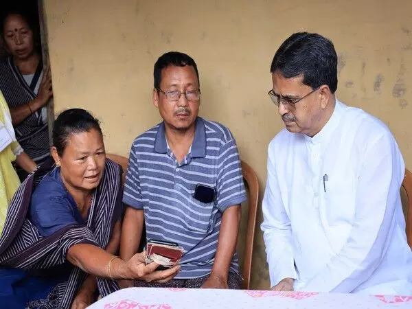 CM Manik Saha ने त्रिपुरा के गंदा ट्विसा क्षेत्र के हिंसा प्रभावित परिवारों से मुलाकात की