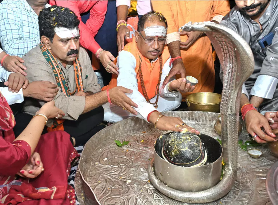CM विष्णुदेव साय ने भोरमदेव बाबा भगवान शिव का दर्शन कर किया रुद्राभिषेक