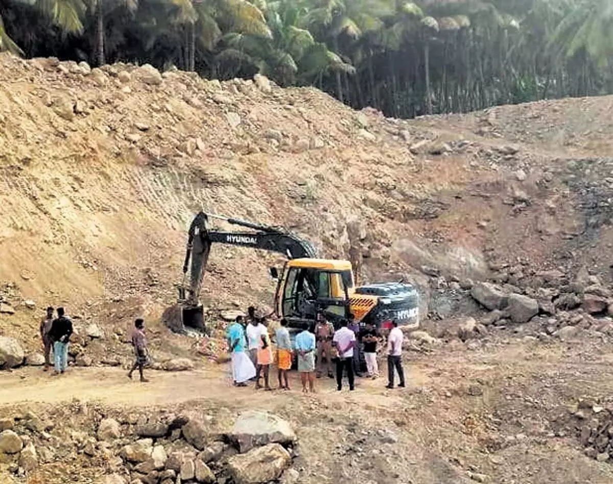 Tamil Nadu : तिरुपुर में अवैध खनन रोकने वाले तहसीलदार को मिली जान से मारने की धमकी