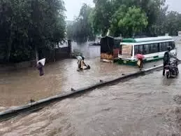 MP ka Mausam: भोपाल, इंदौर, ग्वालियर में भारी बारिश की चेतावनी, इन जिलो में रेड, ऑरेंज और येलो अलर्ट