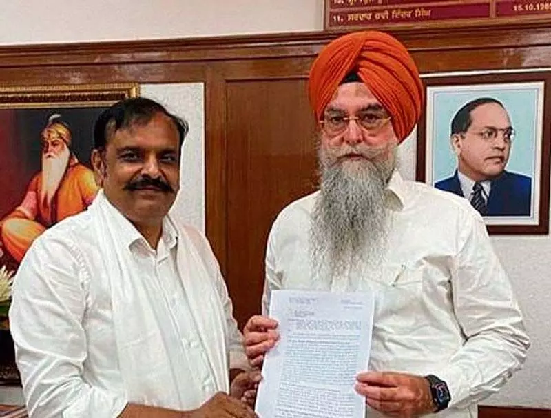 Punjab : आप विधायक कुंवर विजय प्रताप सिंह ने स्पीकर से विशेष सत्र बुलाने का आग्रह किया