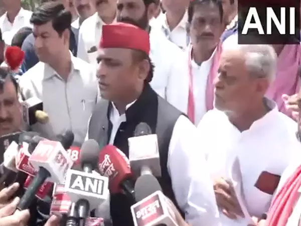 Akhilesh Yadav ने वक्फ एक्ट में संशोधन के प्रस्ताव पर भाजपा पर साधा निशाना