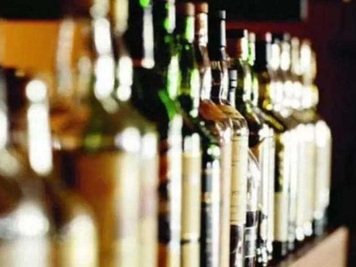 Chittorgarh : अवैध शराब की 158 पेटी जब्त, दो वाहनों के साथ तीन आरोपी गिरफ्तार