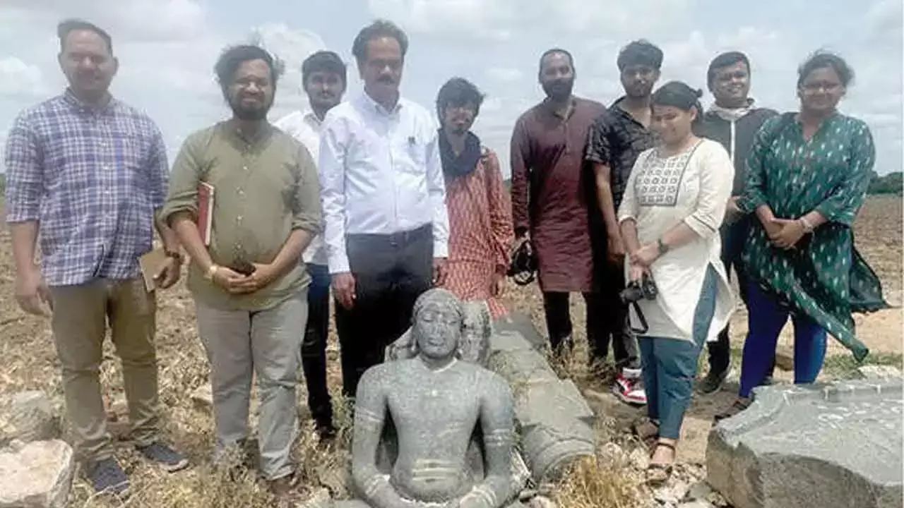 Andhra Pradesh: 1,000 साल पुरानी जैन मूर्ति पूरी तरह उपेक्षित