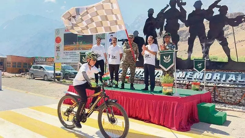 Jalandhar: 1,200 किलोमीटर साइकिल अभियान पर निकले 12 वर्षीय बालक को सम्मानित किया