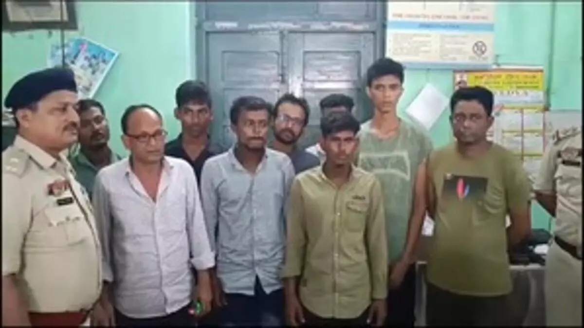 Tripura में तीन महिलाओं सहित 12 बांग्लादेशी गिरफ्तार