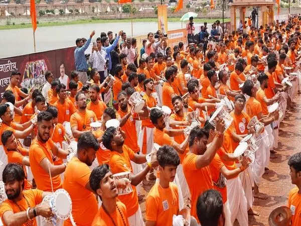 MP: तीसरे सावन सोमवार पर Ujjain में 1500 डमरू वादकों ने अपने प्रदर्शन से बनाया विश्व रिकॉर्ड