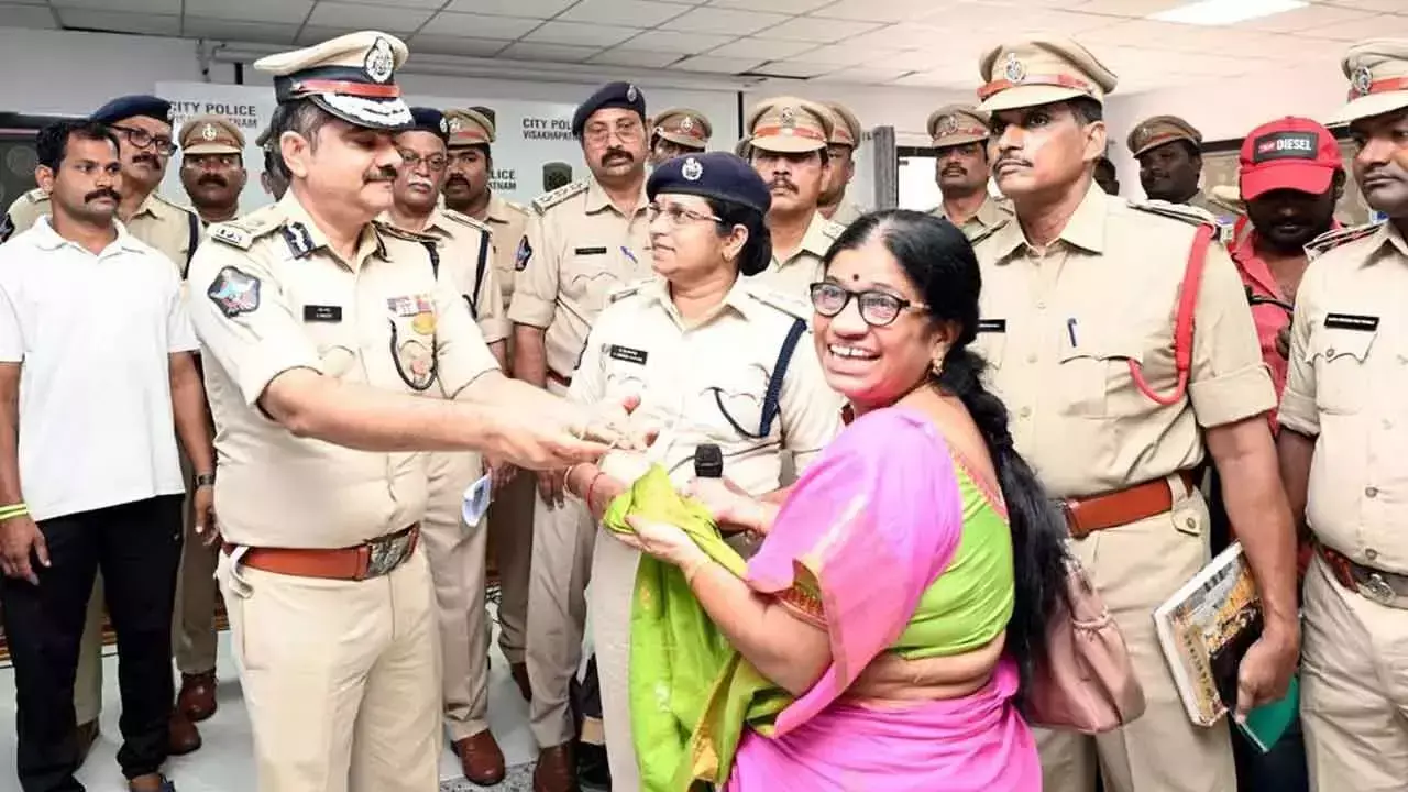 Visakhapatnam: शहर पुलिस ने जुलाई में संपत्ति अपराध के 72 मामले सुलझाए