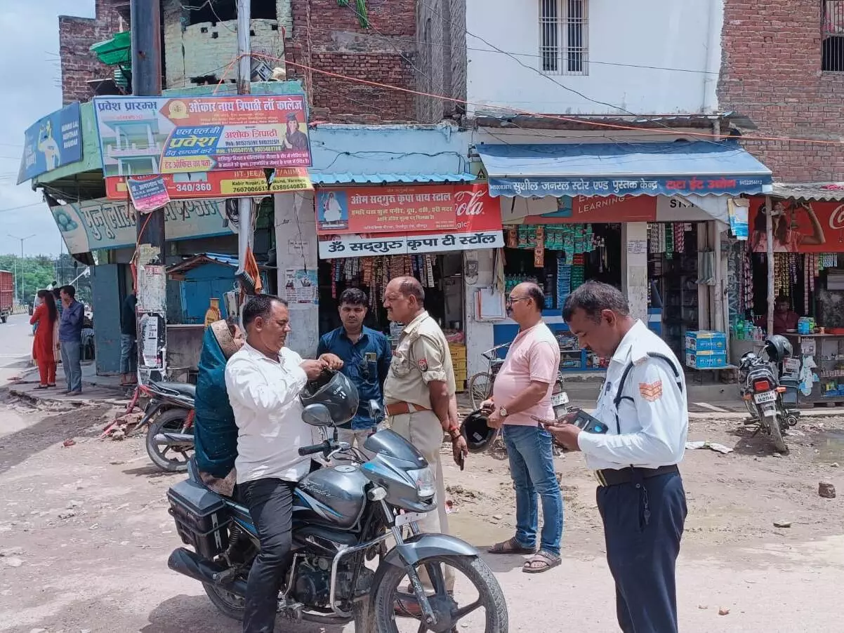 Jaunpur: ट्रैफिक पुलिस ने 145 ई-रिक्शा जब्त किये