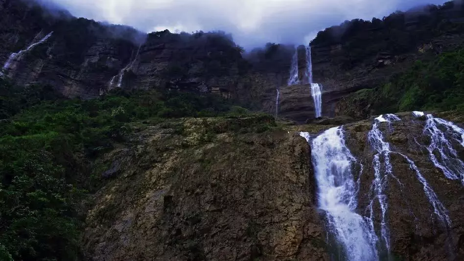 Meghalaya  के खलीह ए सेम गांव में रविवार को पर्यटकों के प्रवेश पर प्रतिबंध