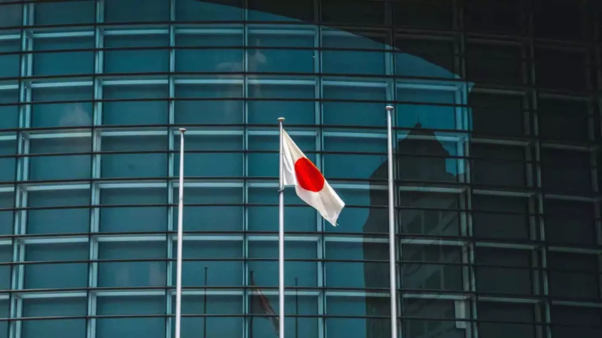 Bank of Japan ने मुद्रास्फीति के जोखिम पर बहस करते हुए आक्रामक रुख अपनाया