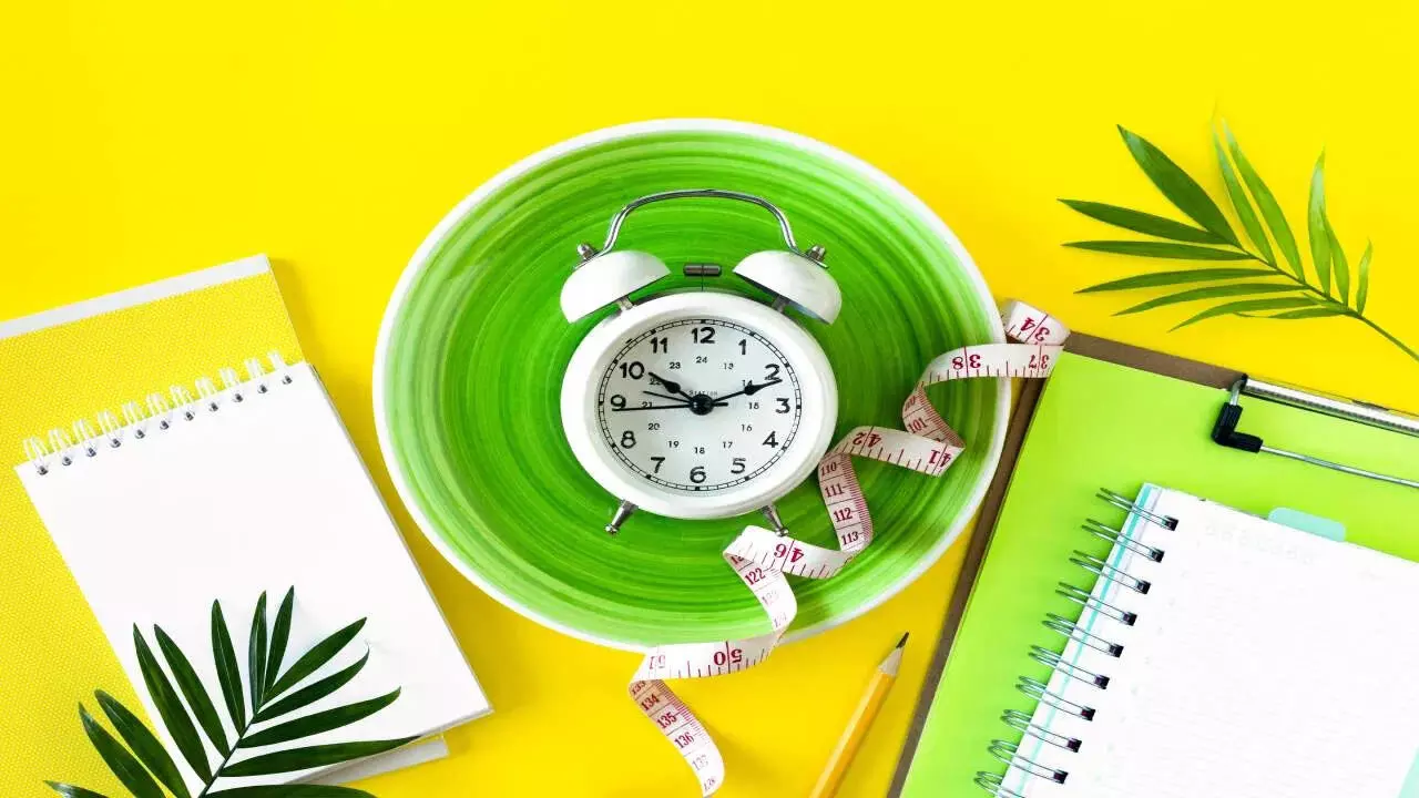 intermittent fasting के बारे में 5 बातें सफेद झूठ